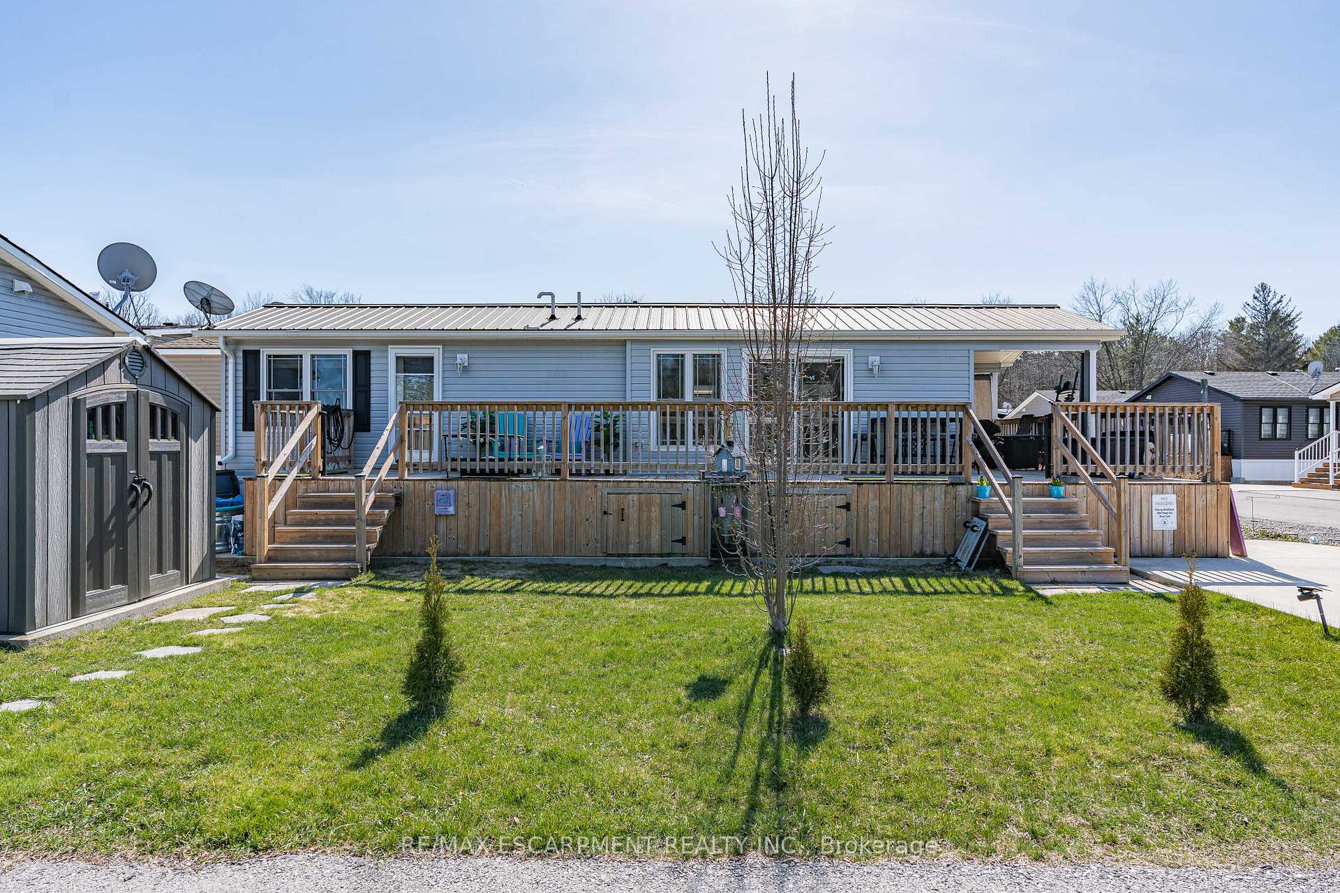 10 Oak St - 4449 Milburough Line