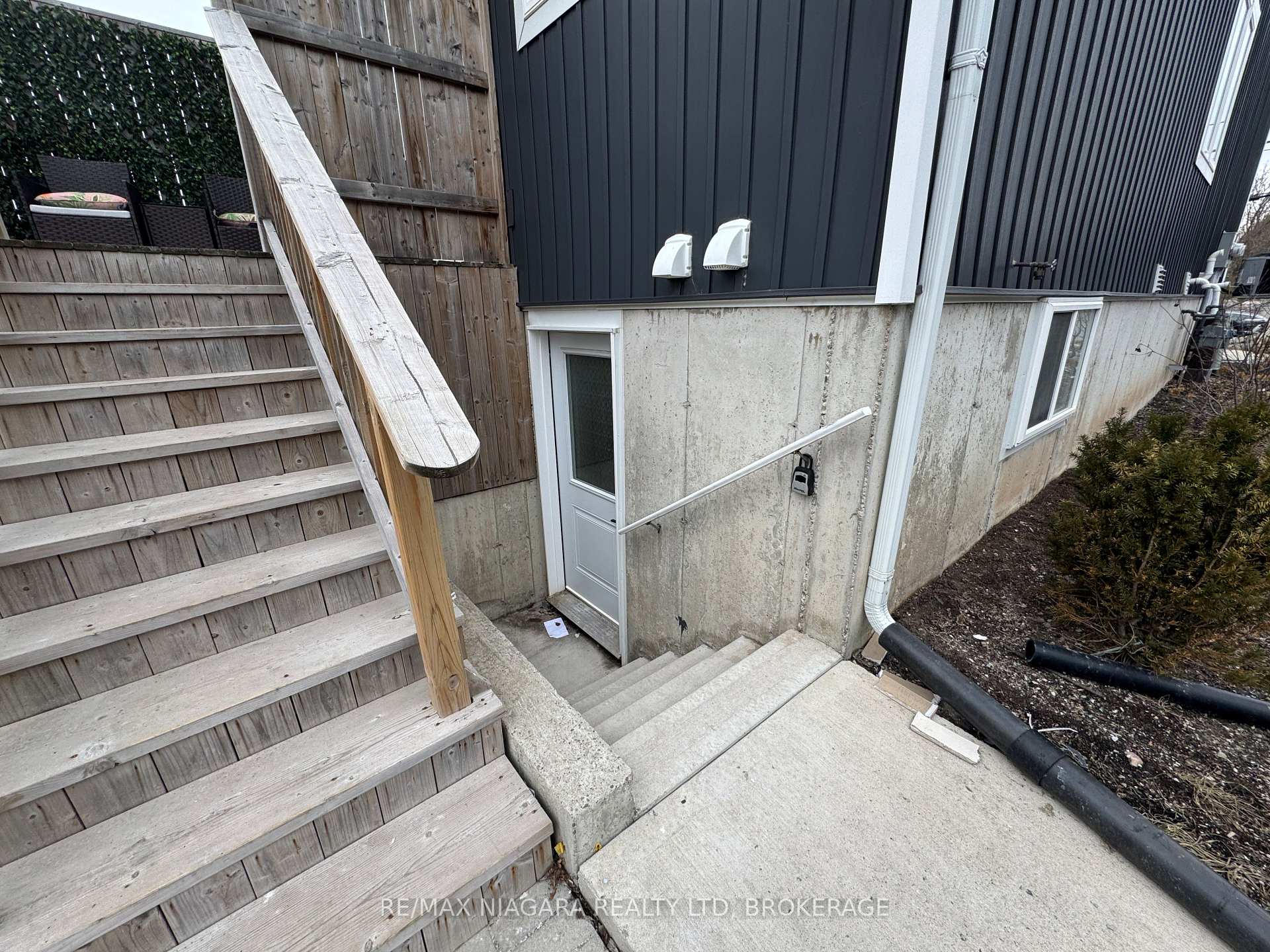 2 Lower - 8196 McLeod Road