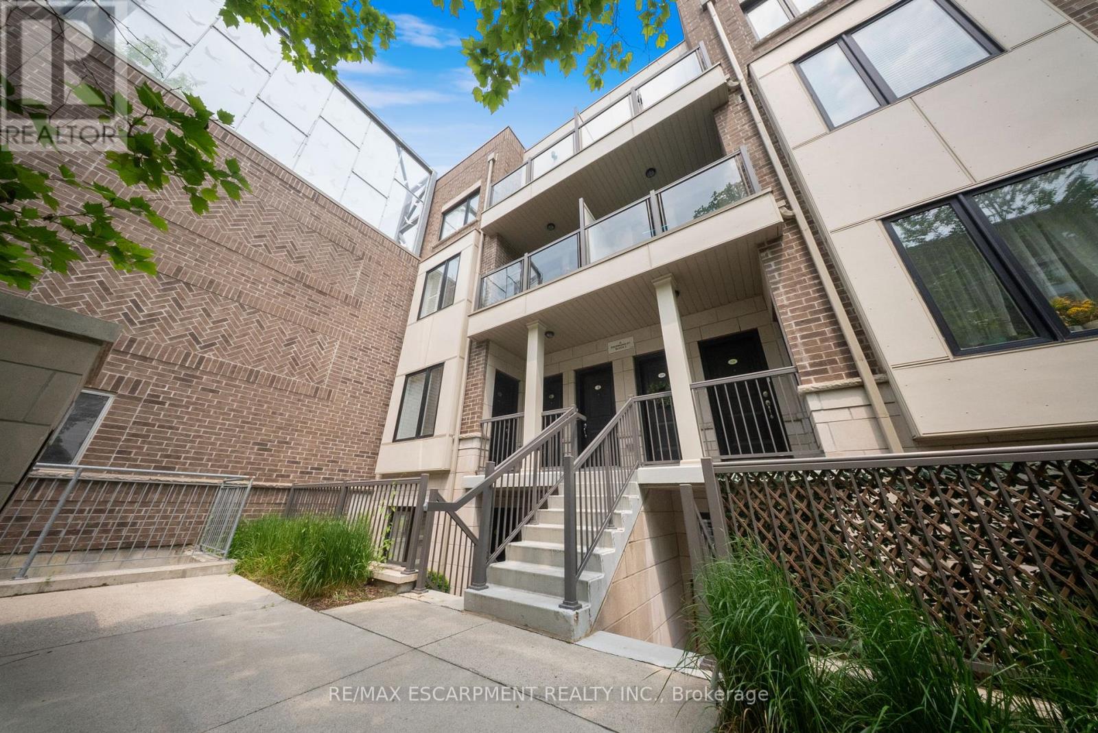 332 - 6 DRUMMOND STREET