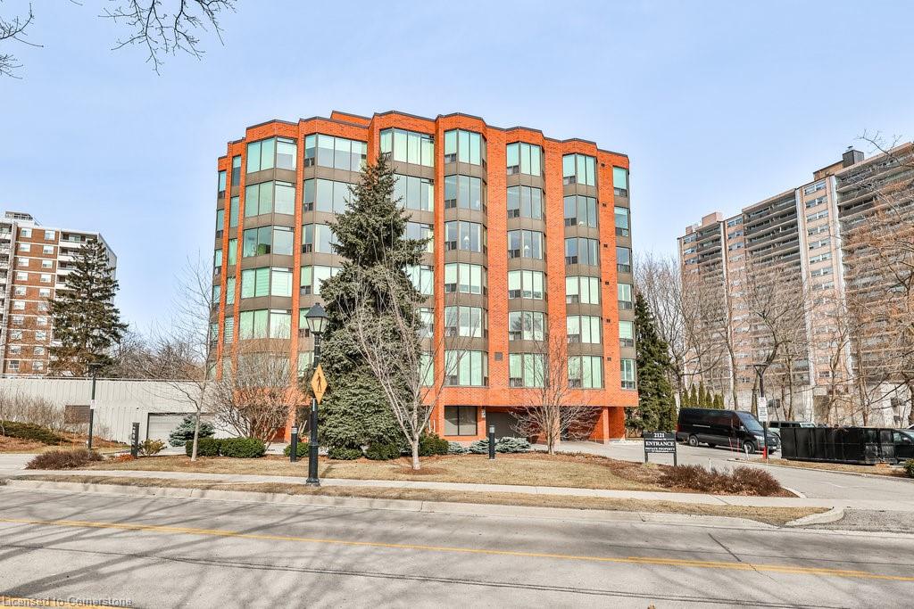 502 - 2121 Lakeshore Road