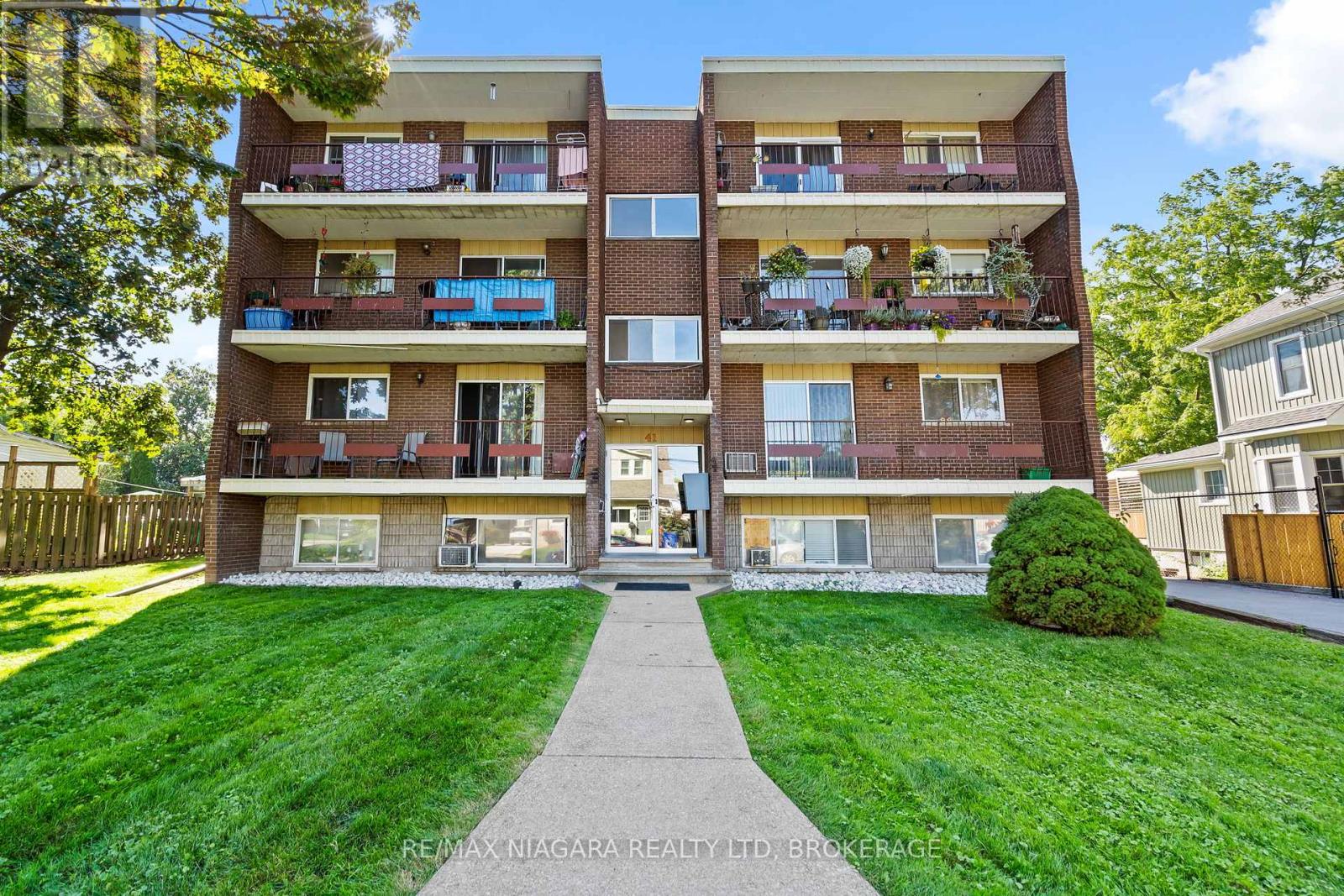 41 CARLETON STREET S