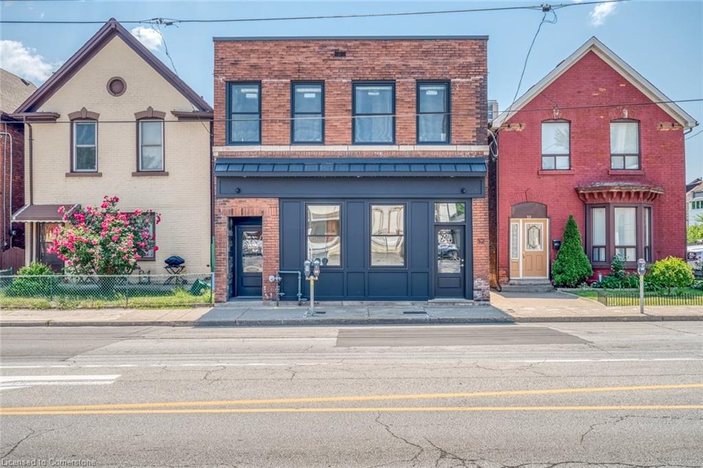 52 Barton Street E