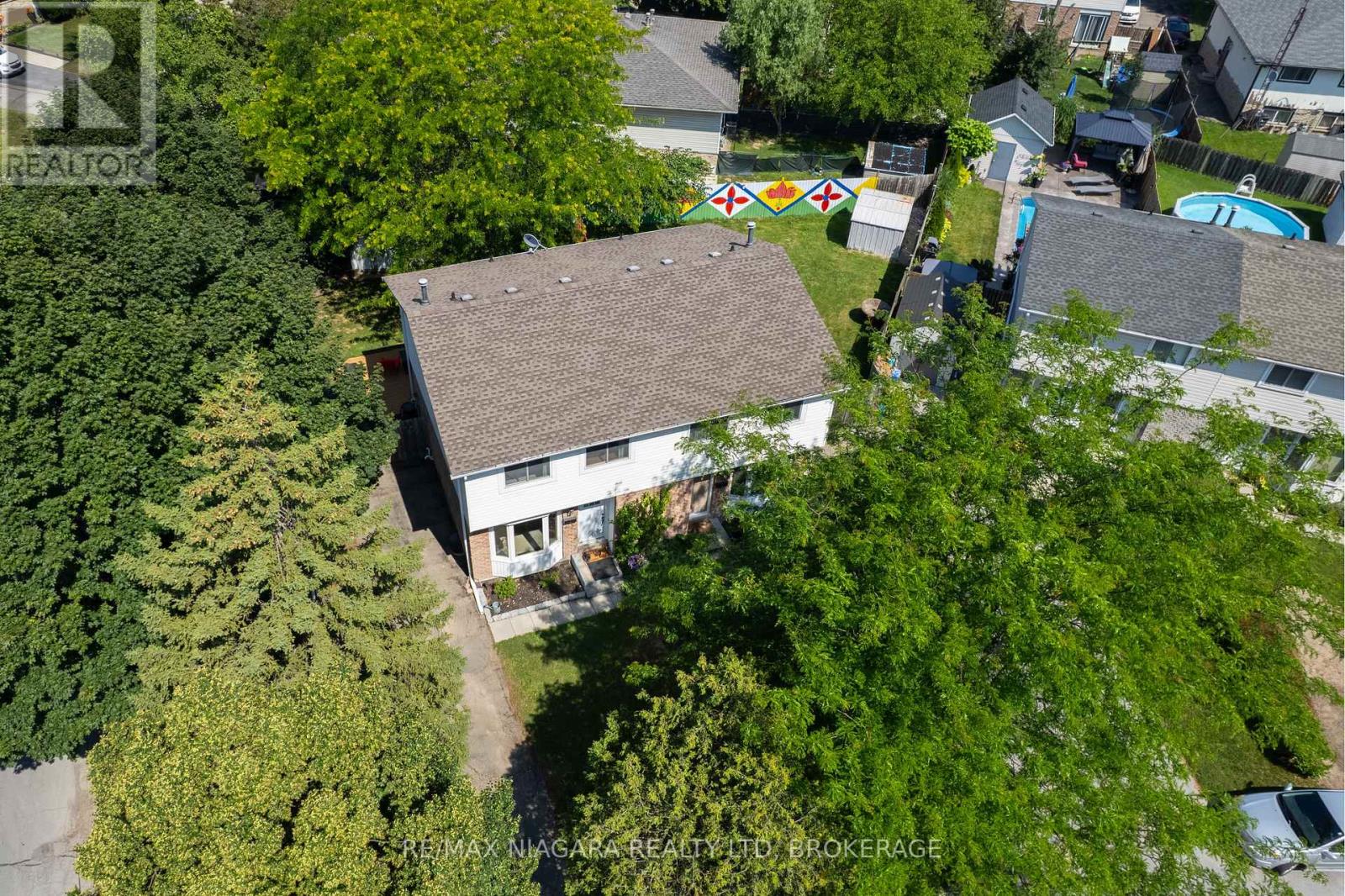 1 BARDADYN COURT