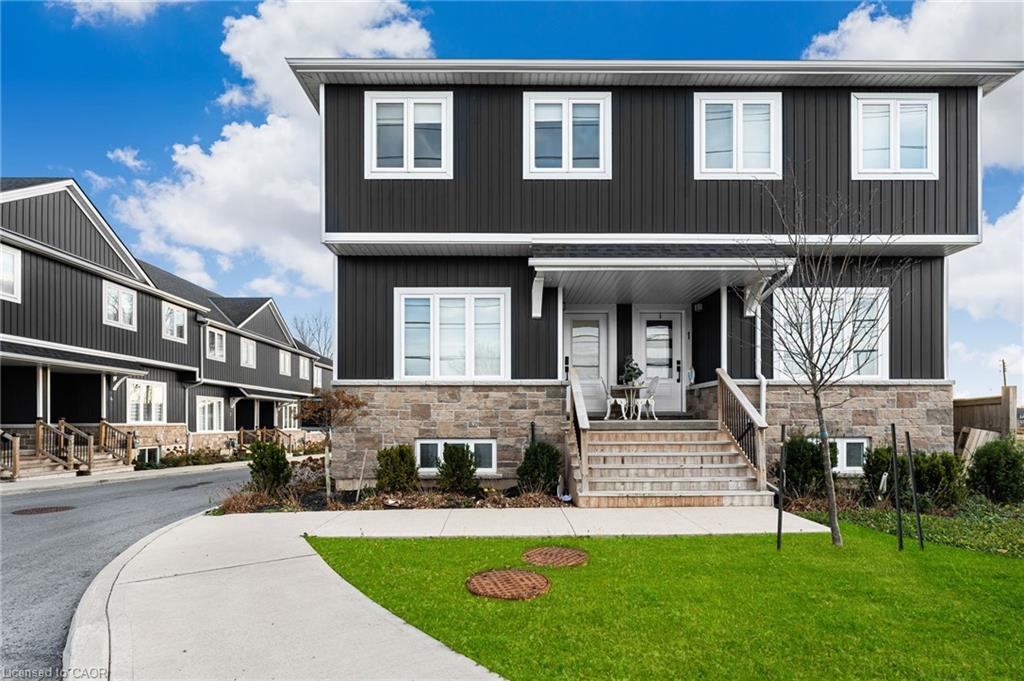 2 Upper - 8196 Mcleod Road