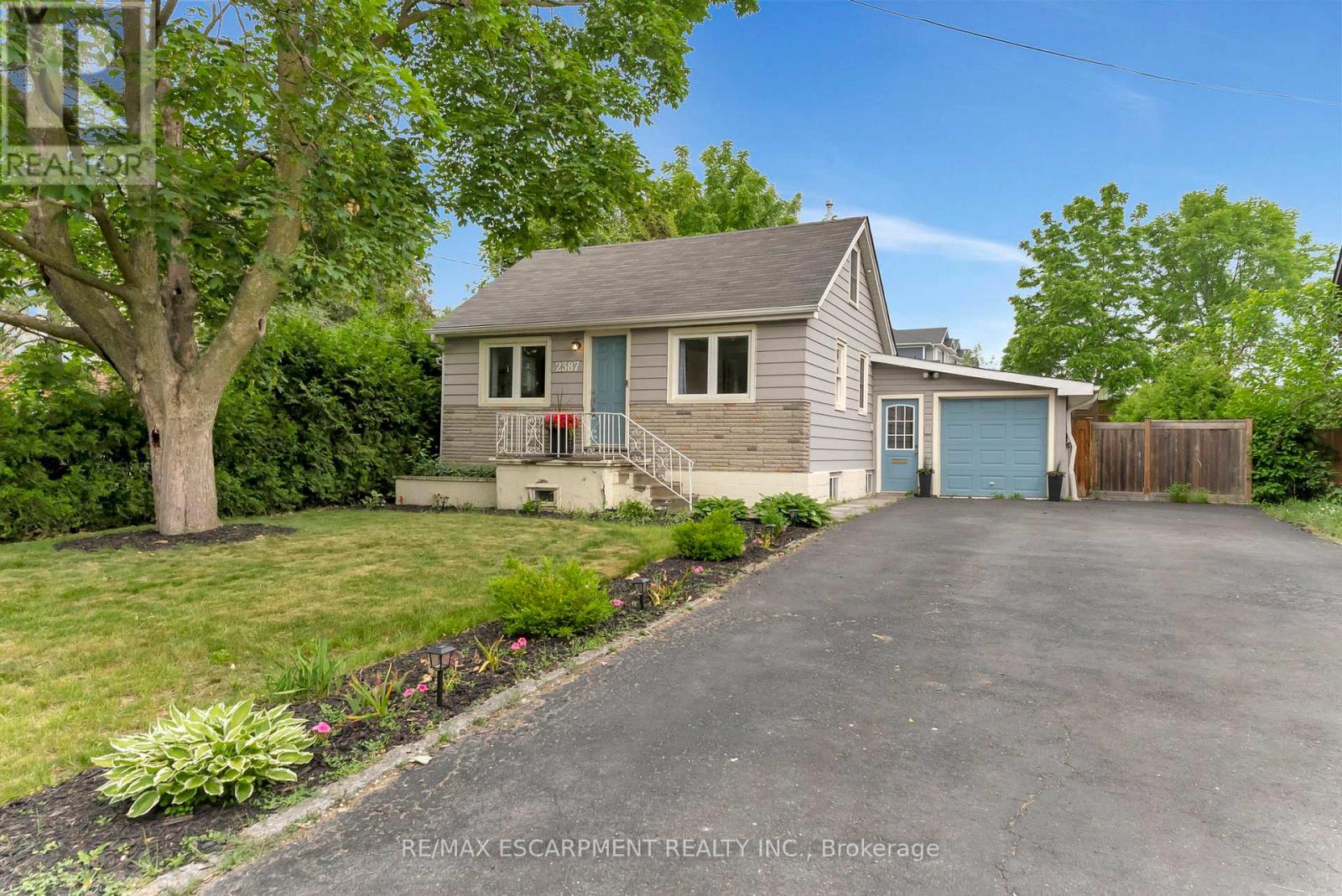 2387 GLENWOOD SCHOOL DRIVE