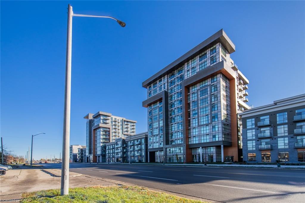 502 - 460 Dundas Street E