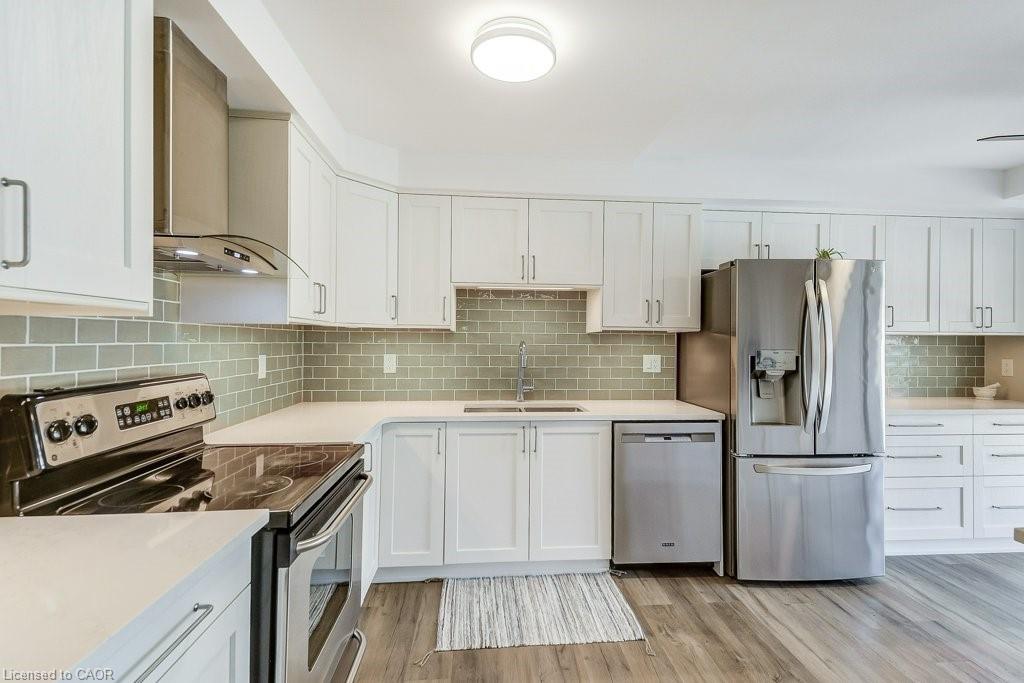 9D - 67 Caroline Street S