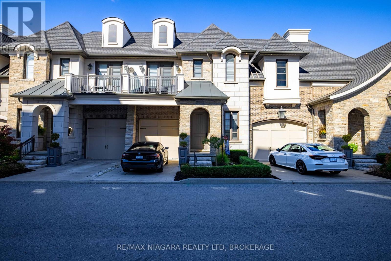 15 ARBOURVALE COMMON