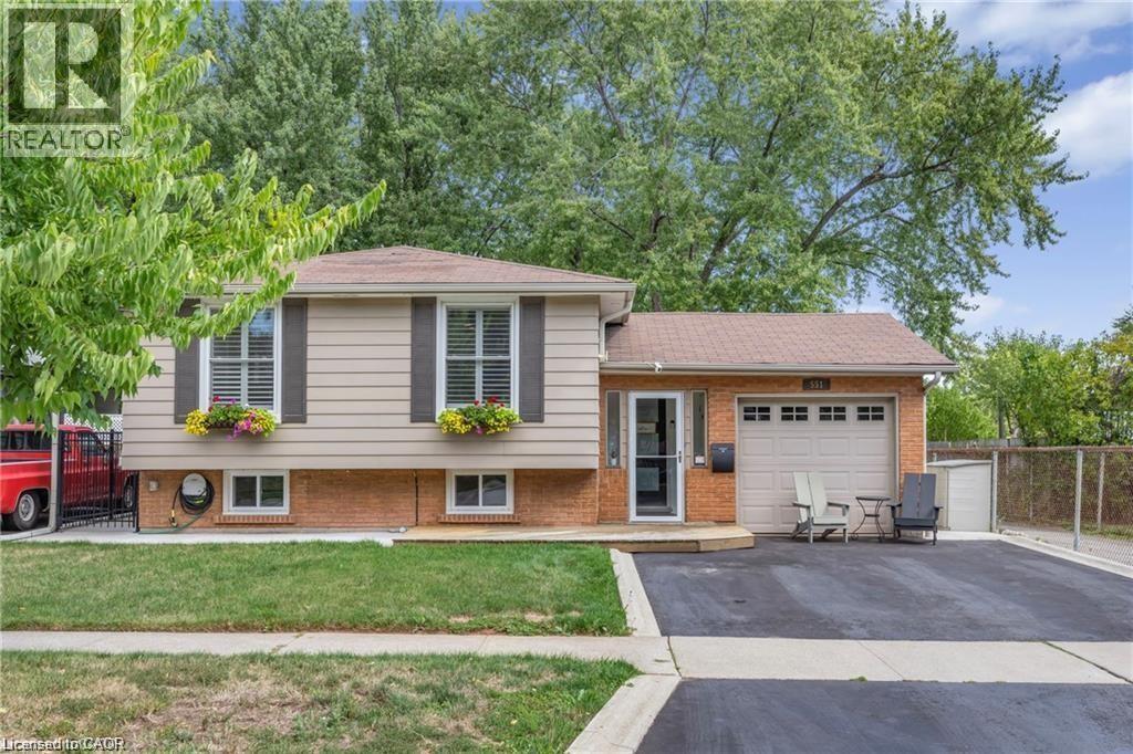 551 CHAMBERLAIN Road Unit# Upper