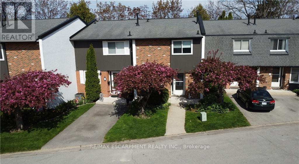 27 - 77 LINWELL ROAD