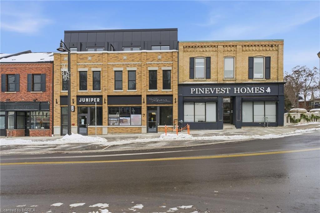 202 - 7 Grand River Street N