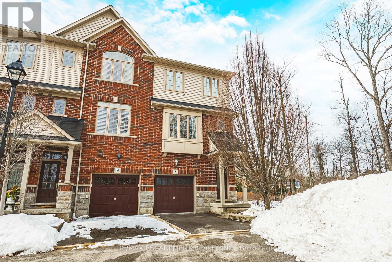 #8 - 4165 UPPER MIDDLE ROAD