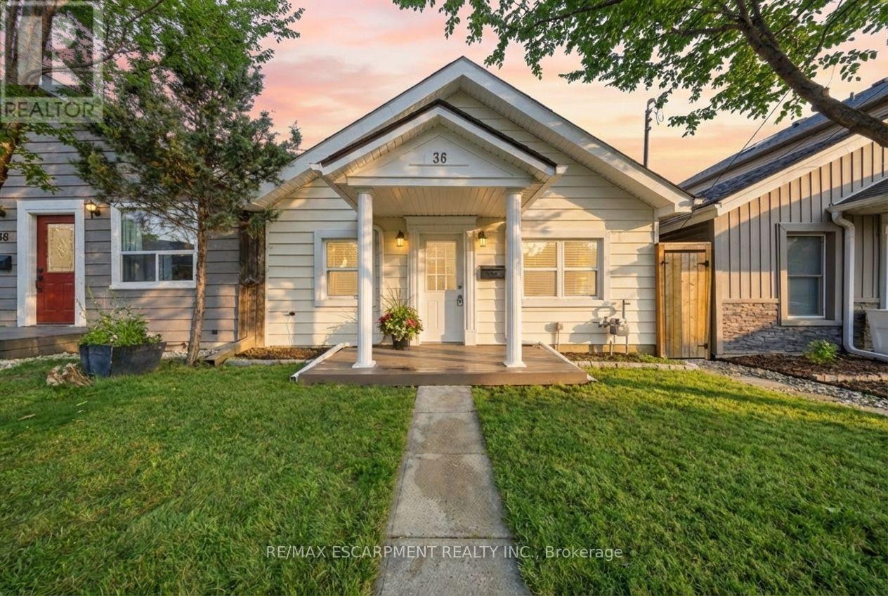 36 QUEENSDALE AVENUE W