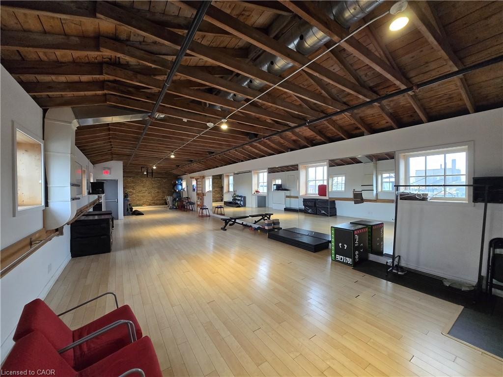 202 - 33 Villiers Street