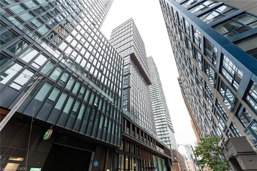 909 - 82 Dalhousie Street