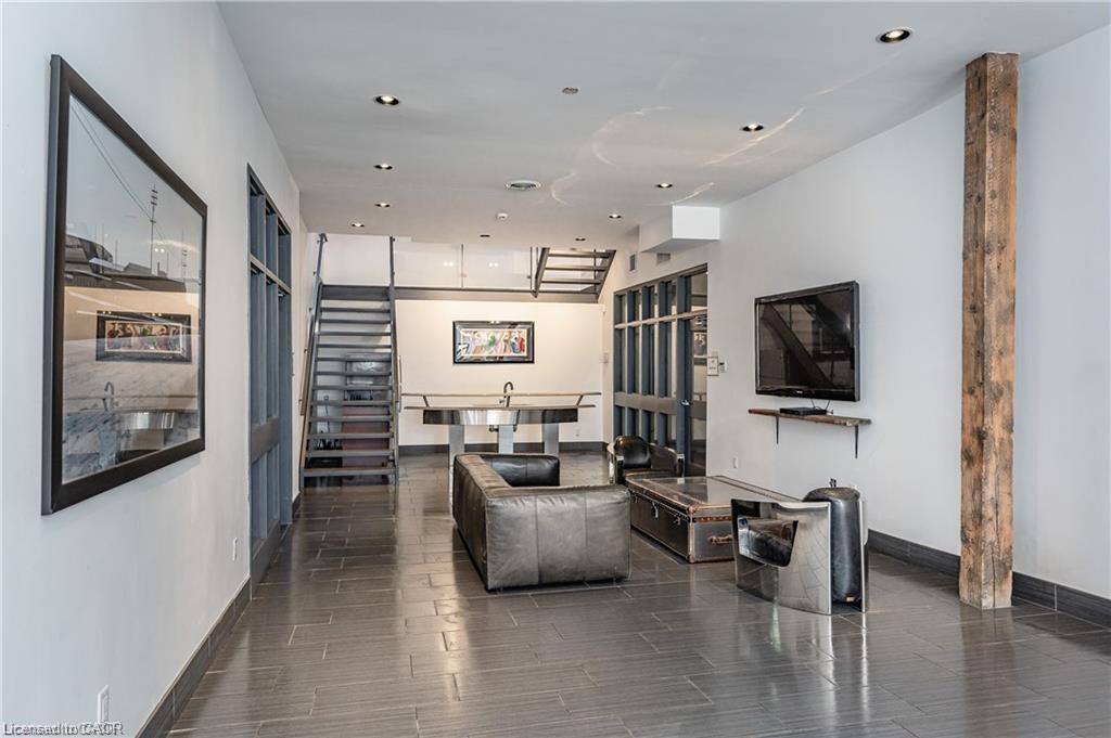 104 - 33 Villiers Street