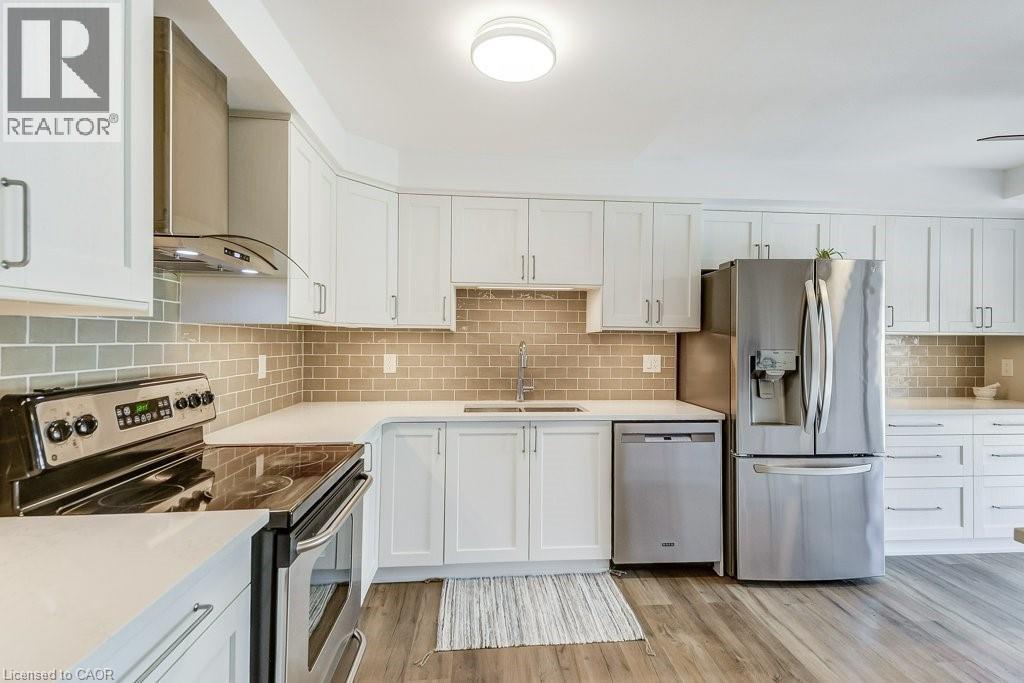 67 CAROLINE Street S Unit# 9D