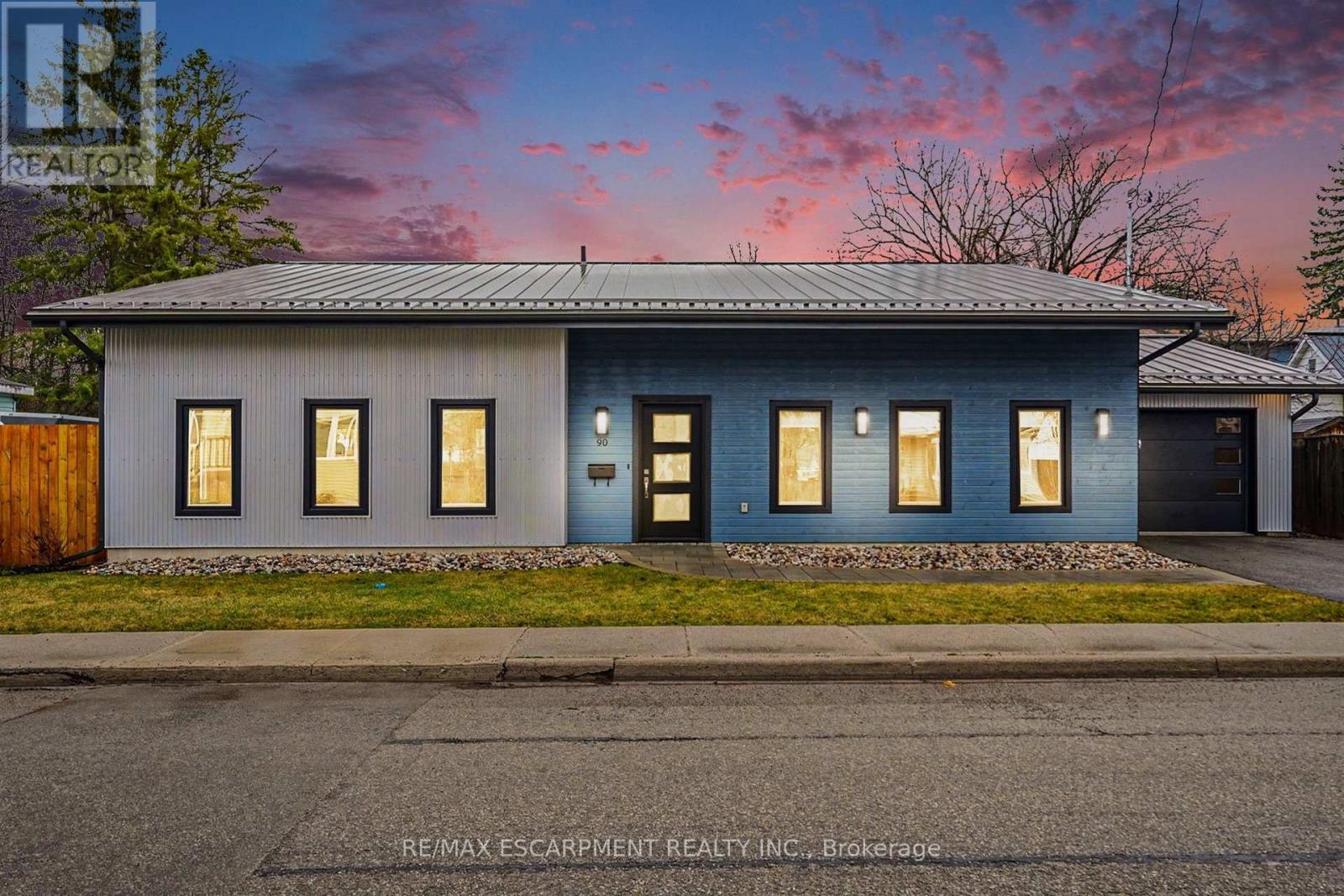 90 BECKWITH STREET E