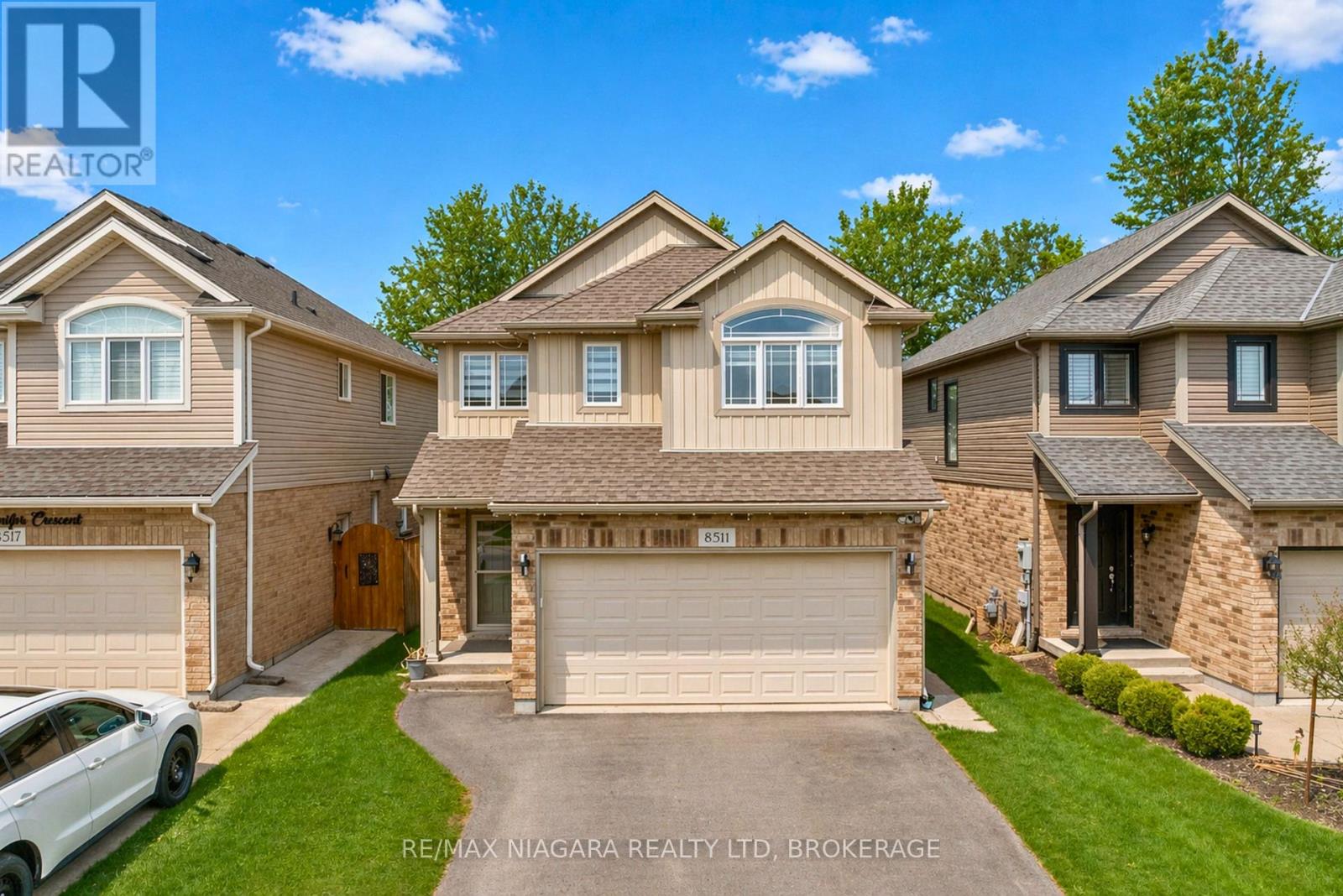 8511 JENNIFER CRESCENT