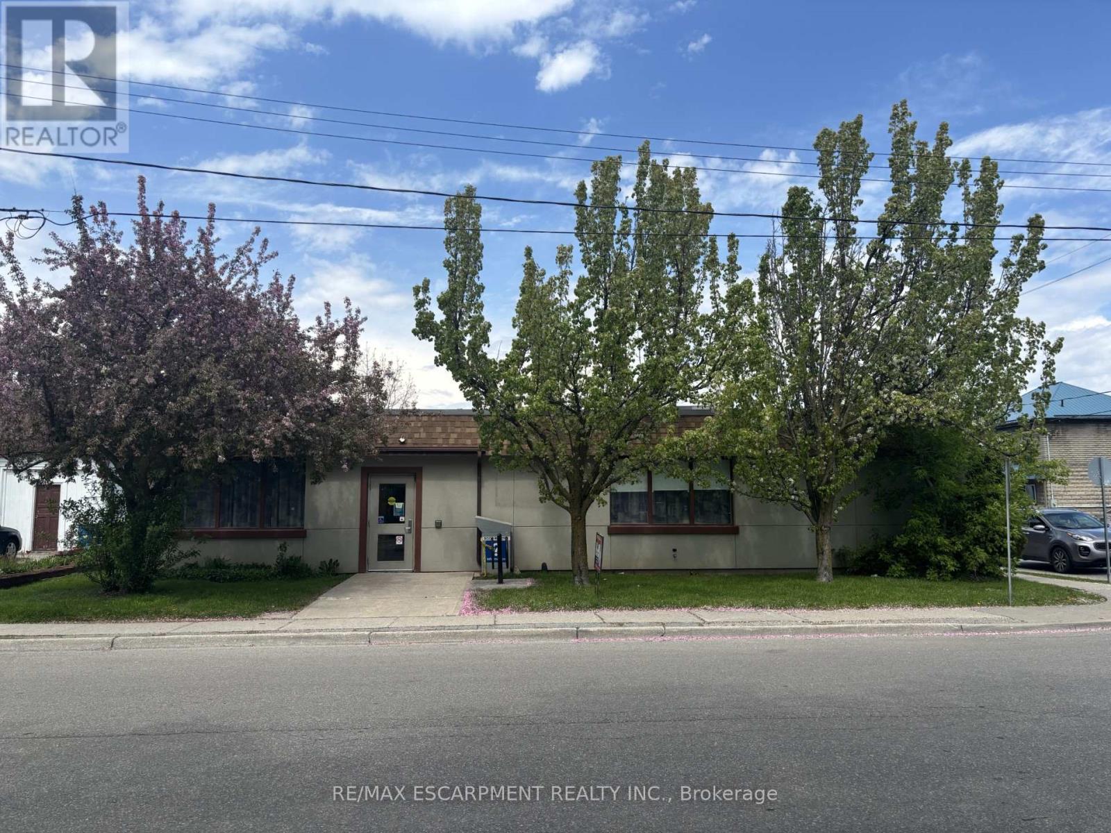 13 ALMA STREET N