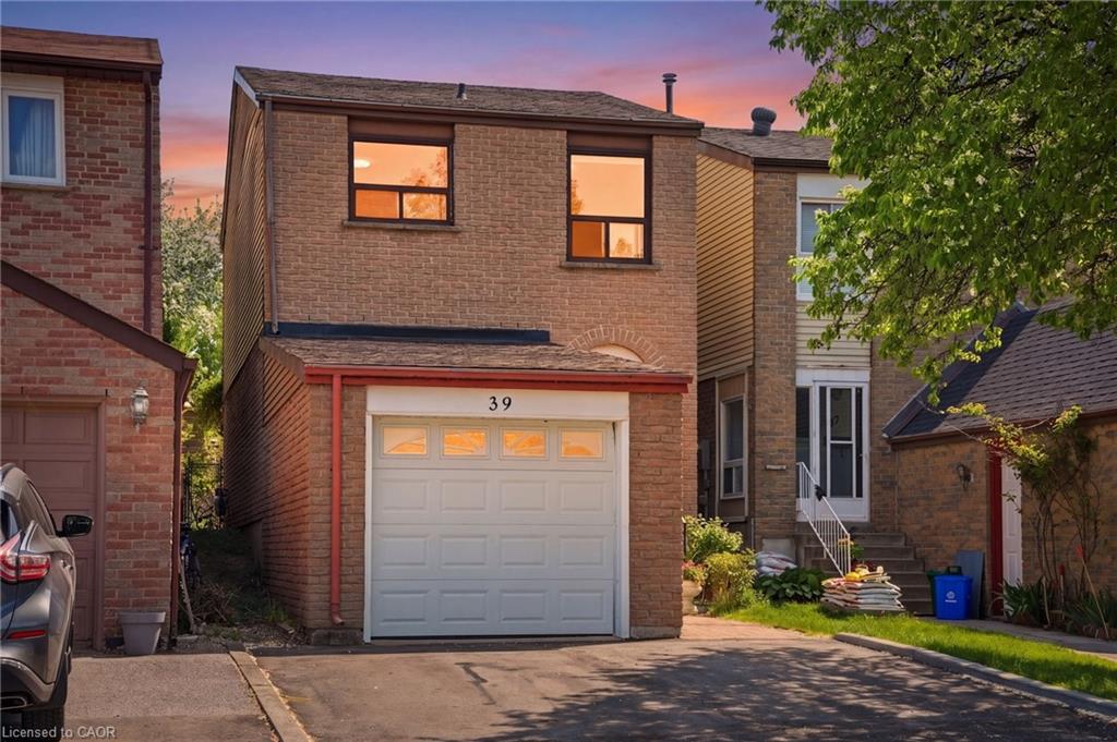 39 Riviera Drive