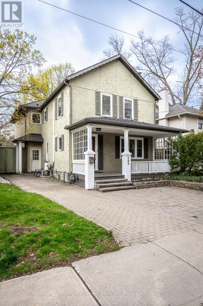 209 ALLAN STREET